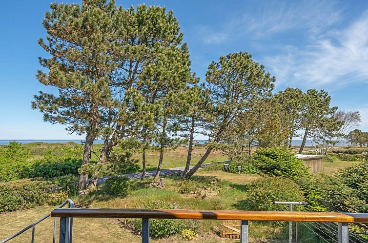 Vakantiehuis "Eivi" - 150m from the sea