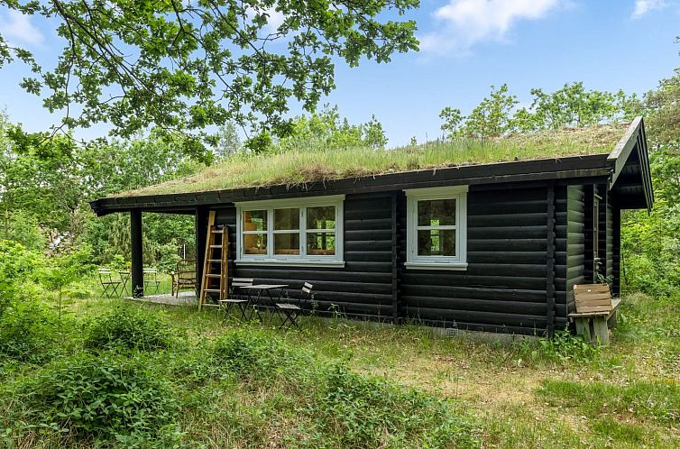 Vakantiehuis "Juho" - 700m from the sea