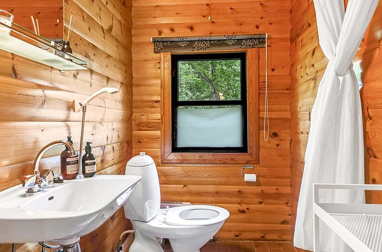 Vakantiehuis "Juho" - 700m from the sea