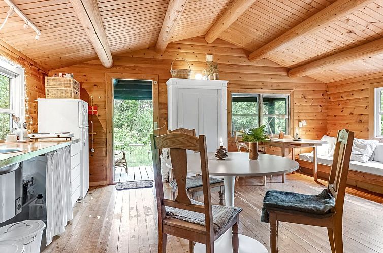 Vakantiehuis "Juho" - 700m from the sea