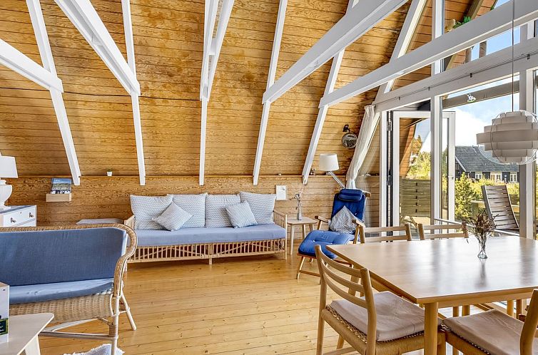 Vakantiehuis "Ariana" - 150m from the sea