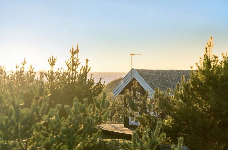 Vakantiehuis "Ariana" - 150m from the sea