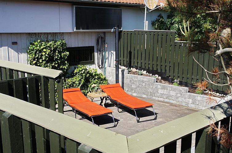 Vakantiehuis "Ariana" - 150m from the sea