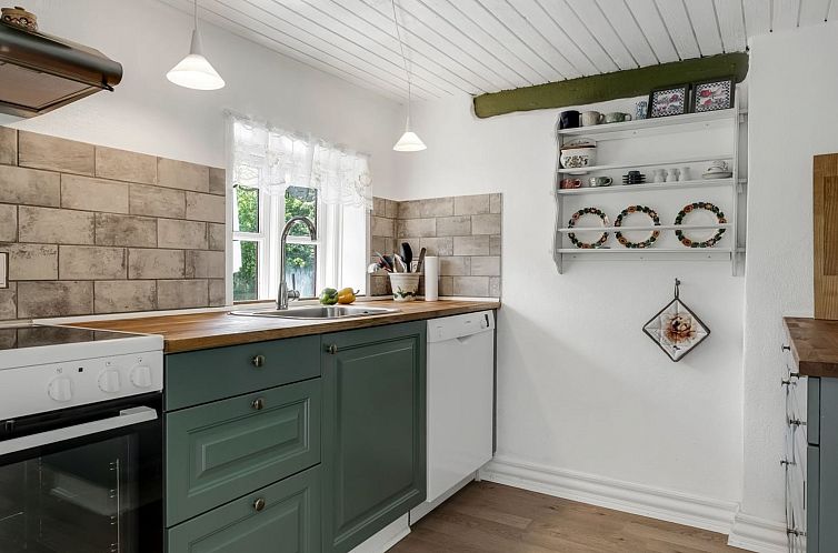 Vakantiehuis "Aatos" - 2km from the sea