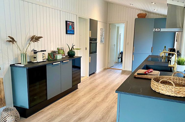 Vakantiehuis "Aldina" - 1.6km from the sea