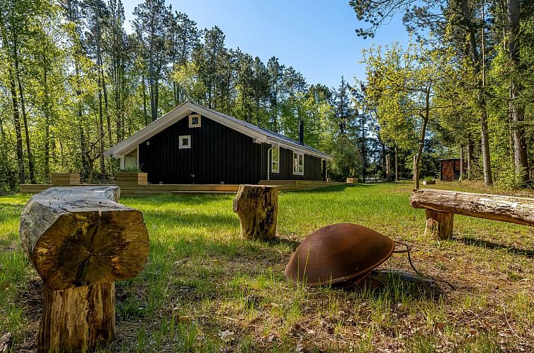 Vakantiehuis "Vasa" - 400m from the sea