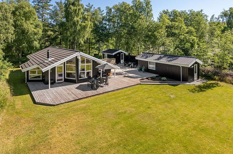 Vakantiehuis "Mika" - 1km from the sea