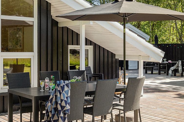 Vakantiehuis "Mika" - 1km from the sea