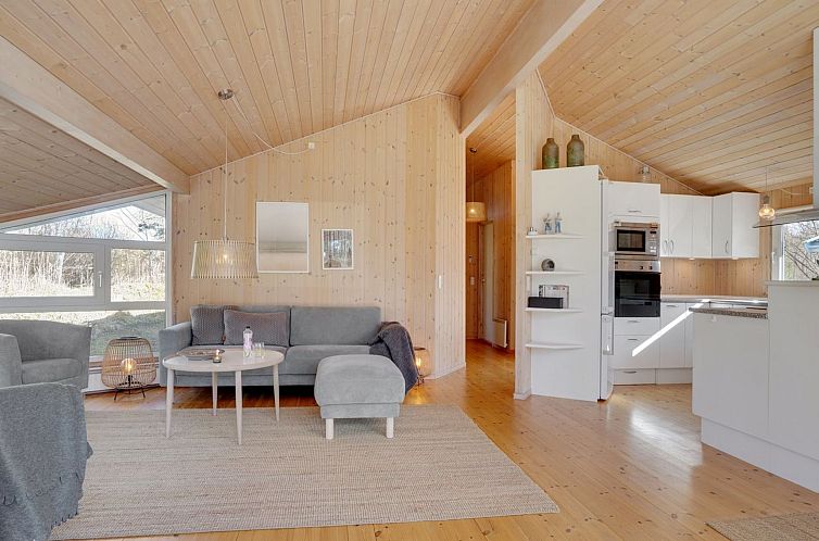 Vakantiehuis "Mika" - 1km from the sea