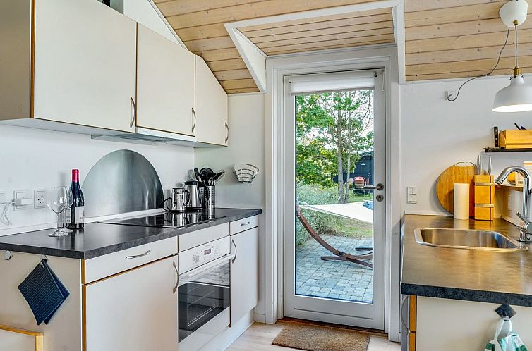 Vakantiehuis "Tishon" - 100m from the sea