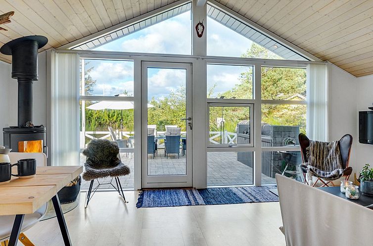 Vakantiehuis "Tishon" - 100m from the sea