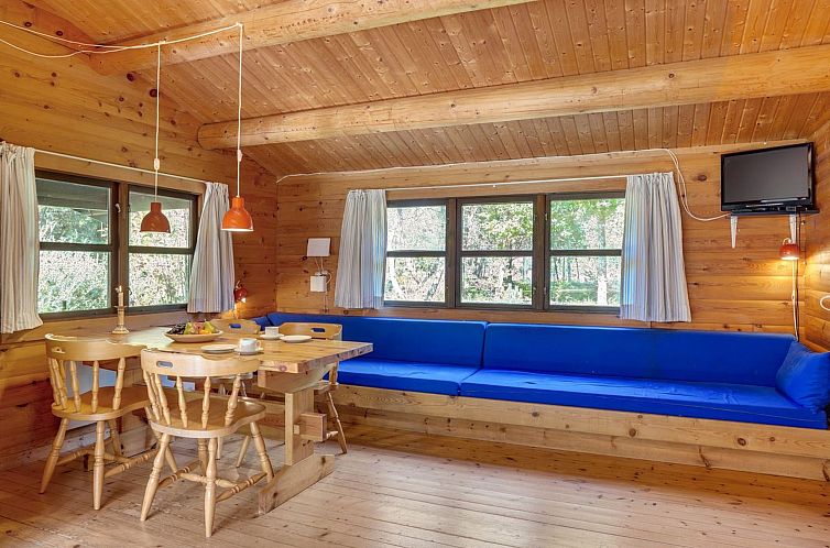 Vakantiehuis "Beatrix" - 700m from the sea