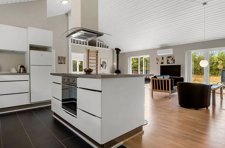 Vakantiehuis "Jurgis" - 300m from the sea