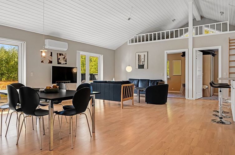 Vakantiehuis "Jurgis" - 300m from the sea