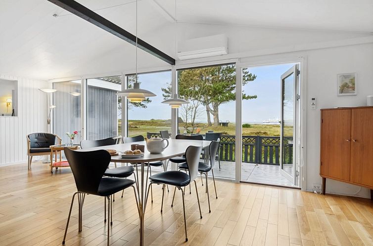 Vakantiehuis "Djuna" - 200m from the sea