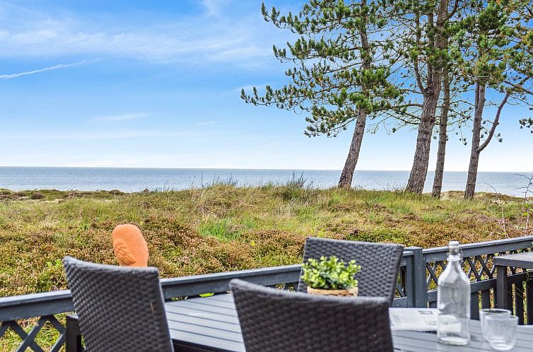 Vakantiehuis "Djuna" - 200m from the sea