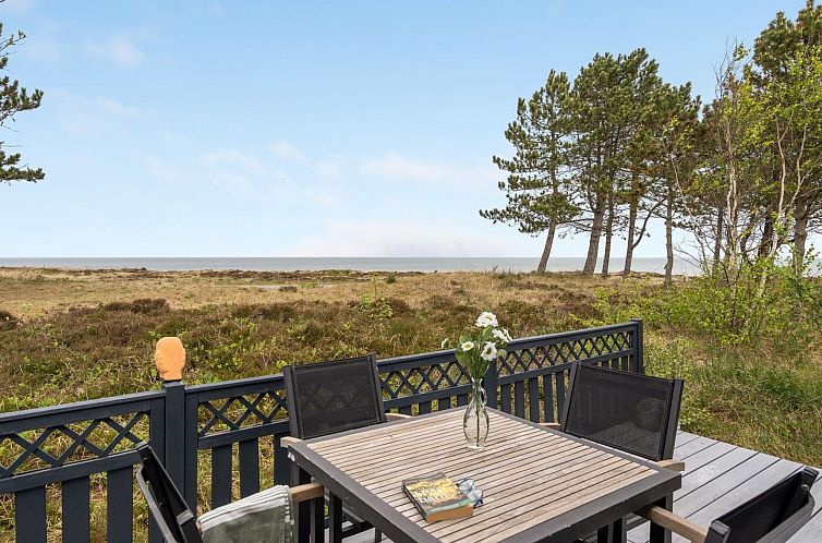 Vakantiehuis "Djuna" - 200m from the sea