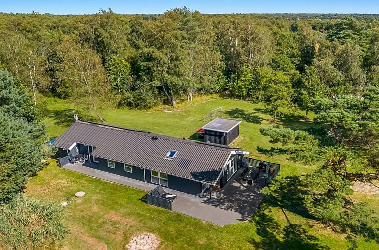 Vakantiehuis "Rathulf" - 700m from the sea