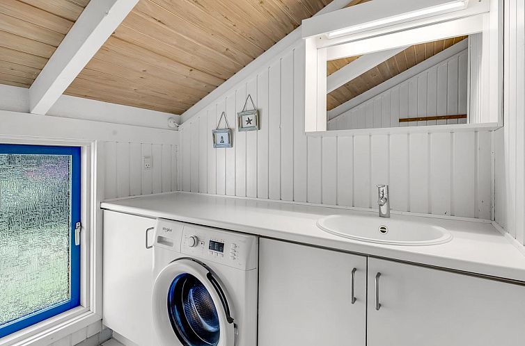 Vakantiehuis "Rathulf" - 700m from the sea