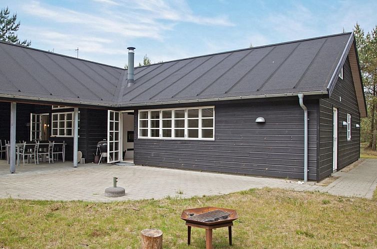 Vakantiehuis "Beka" - 500m from the sea