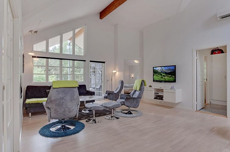 Vakantiehuis "Beka" - 500m from the sea