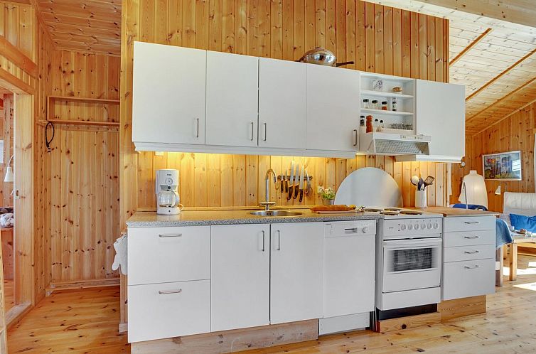 Vakantiehuis "Valda" - 800m from the sea