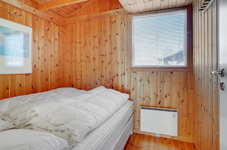 Vakantiehuis "Valda" - 800m from the sea