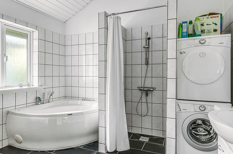 Vakantiehuis "Ellie" - 300m from the sea