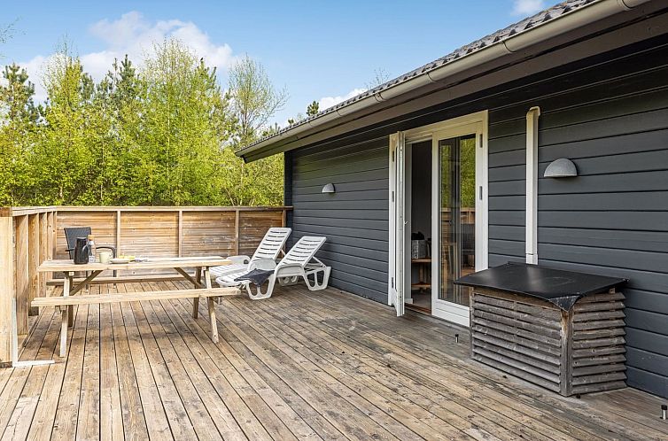 Vakantiehuis "Ellie" - 300m from the sea
