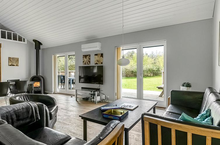 Vakantiehuis "Ellie" - 300m from the sea