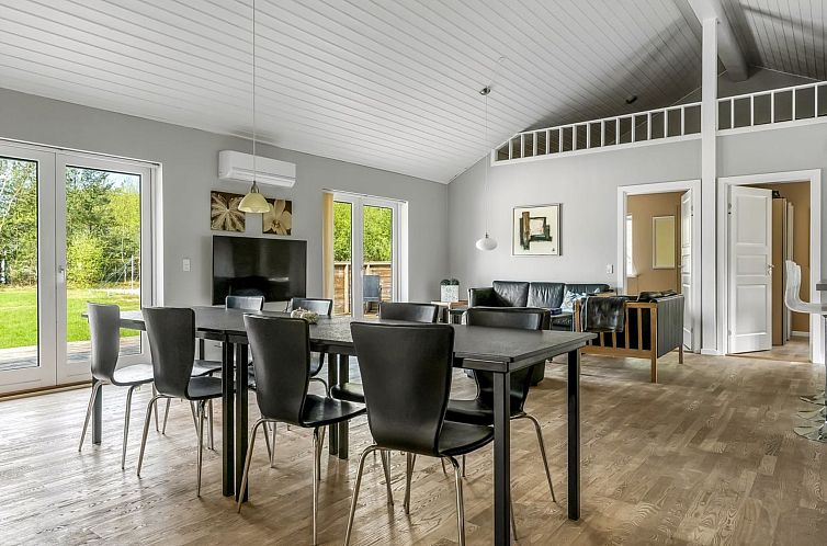 Vakantiehuis "Ellie" - 300m from the sea