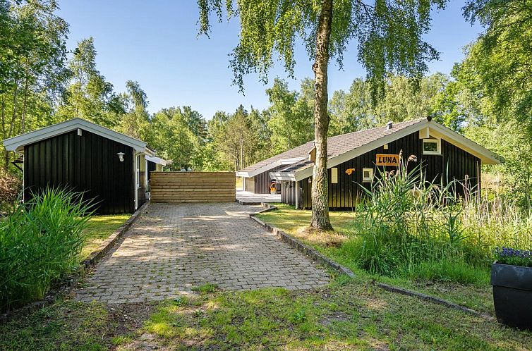 Vakantiehuis "Mika" - 1km from the sea