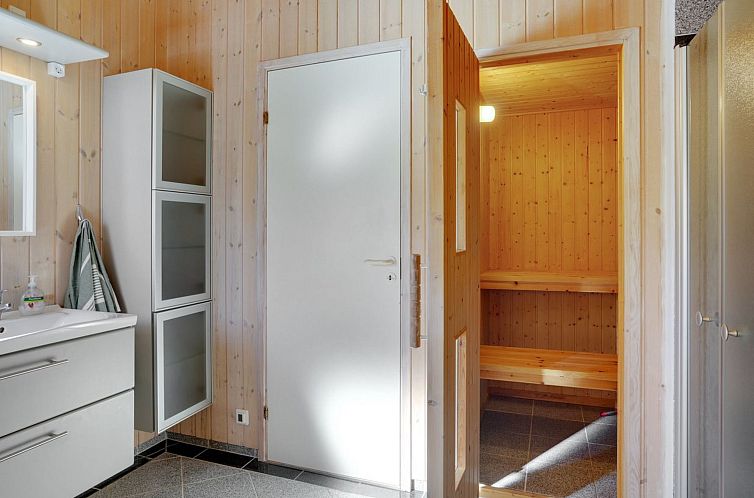 Vakantiehuis "Mika" - 1km from the sea