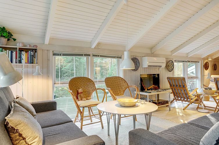 Vakantiehuis "Helmtrud" - 500m from the sea