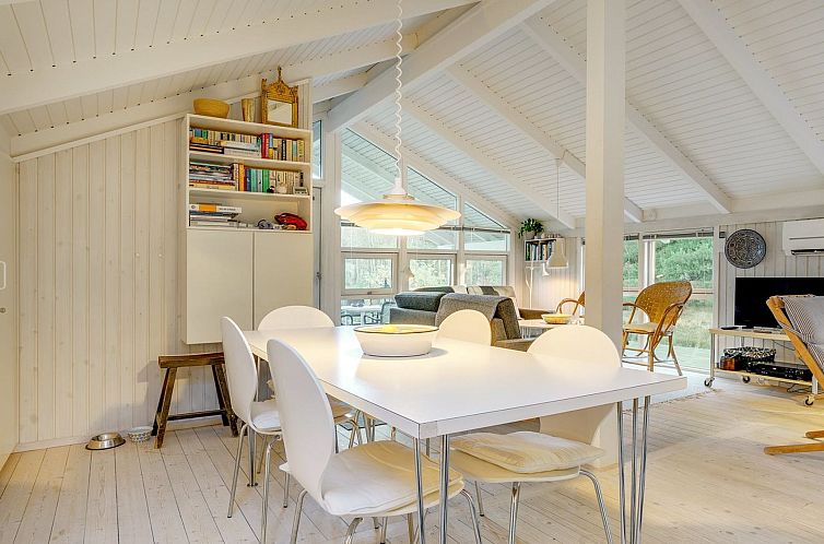 Vakantiehuis "Helmtrud" - 500m from the sea