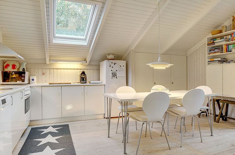 Vakantiehuis "Helmtrud" - 500m from the sea