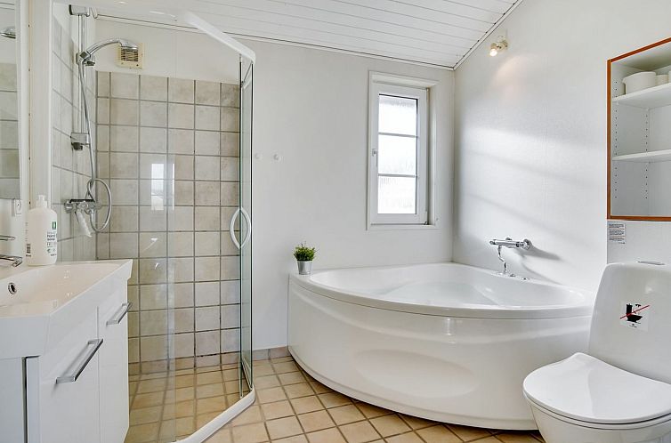 Vakantiehuis "Zaharinka" - 300m from the sea