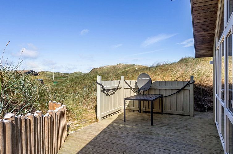 Vakantiehuis "Kalervo" - 100m from the sea