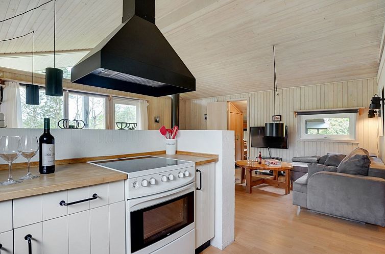 Vakantiehuis "Evan" - 1.3km from the sea