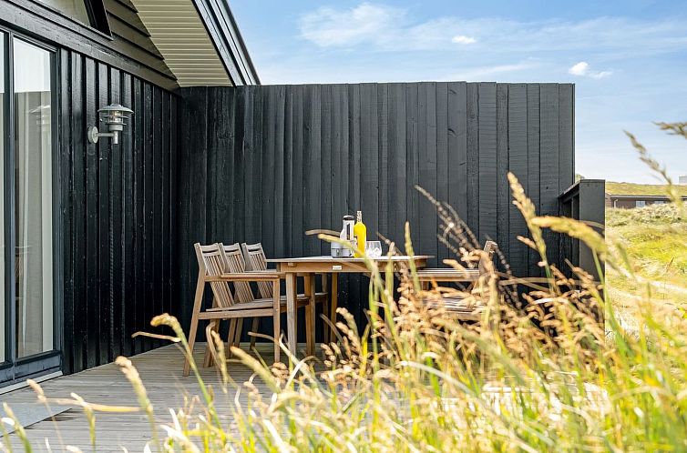 Vakantiehuis "Aatu" - 360m from the sea