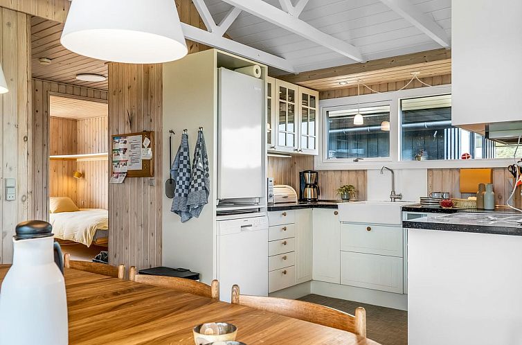 Vakantiehuis "Aatu" - 360m from the sea