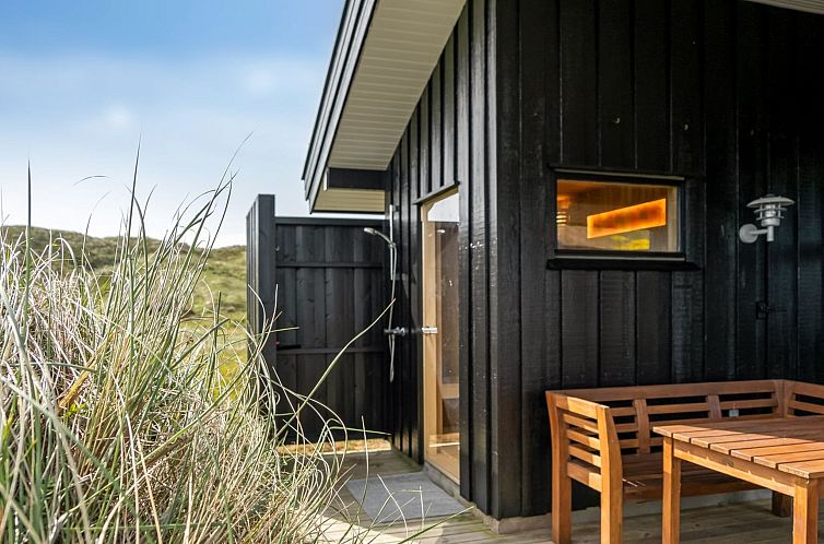 Vakantiehuis "Aatu" - 360m from the sea