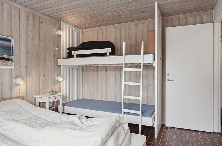 Vakantiehuis "Viena" - 400m from the sea