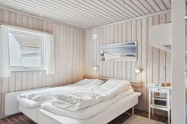 Vakantiehuis "Viena" - 400m from the sea