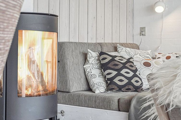 Vakantiehuis "Viena" - 400m from the sea