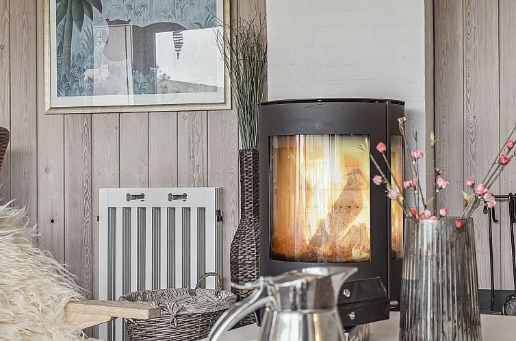 Vakantiehuis "Viena" - 400m from the sea