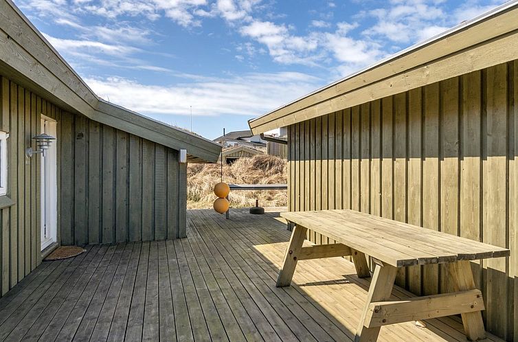 Vakantiehuis "Fanney" - 100m from the sea