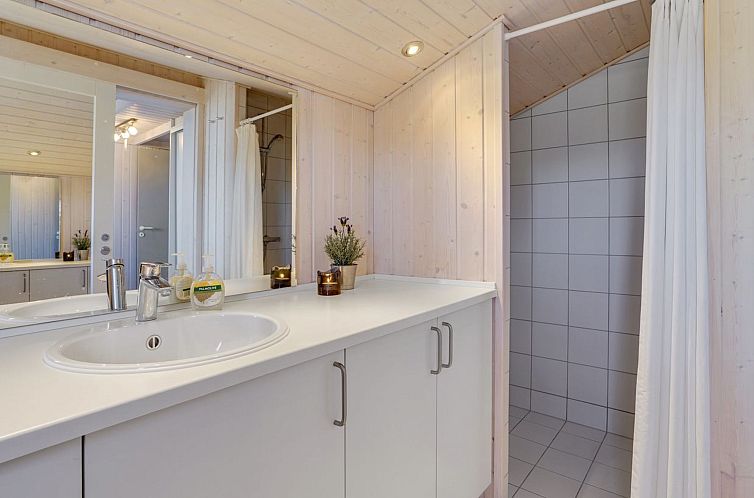 Vakantiehuis "Fanney" - 100m from the sea