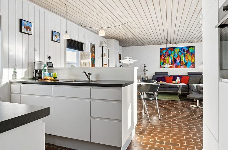 Vakantiehuis "Leny" - 900m from the sea