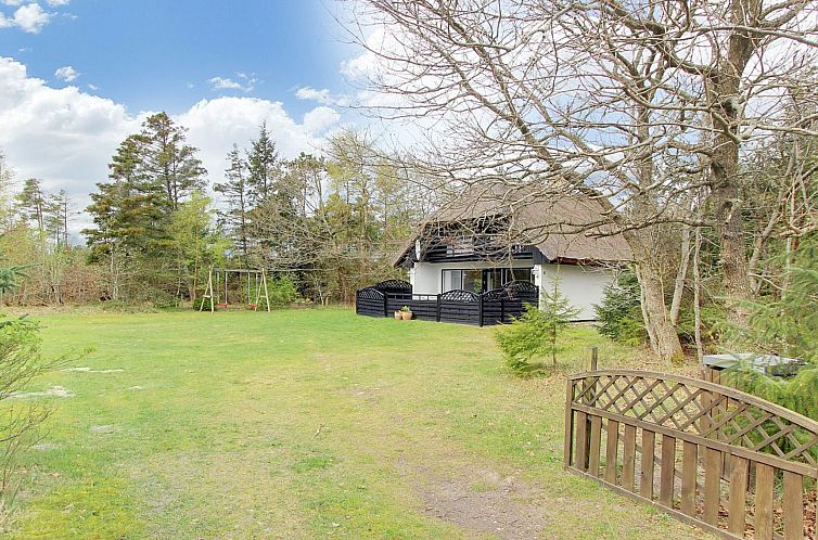 Vakantiehuis "Rigitte" - 1.5km from the sea